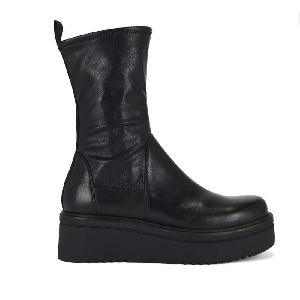 Vagabond Shoemaker - Tara Boot in Black - Ankle Booties
